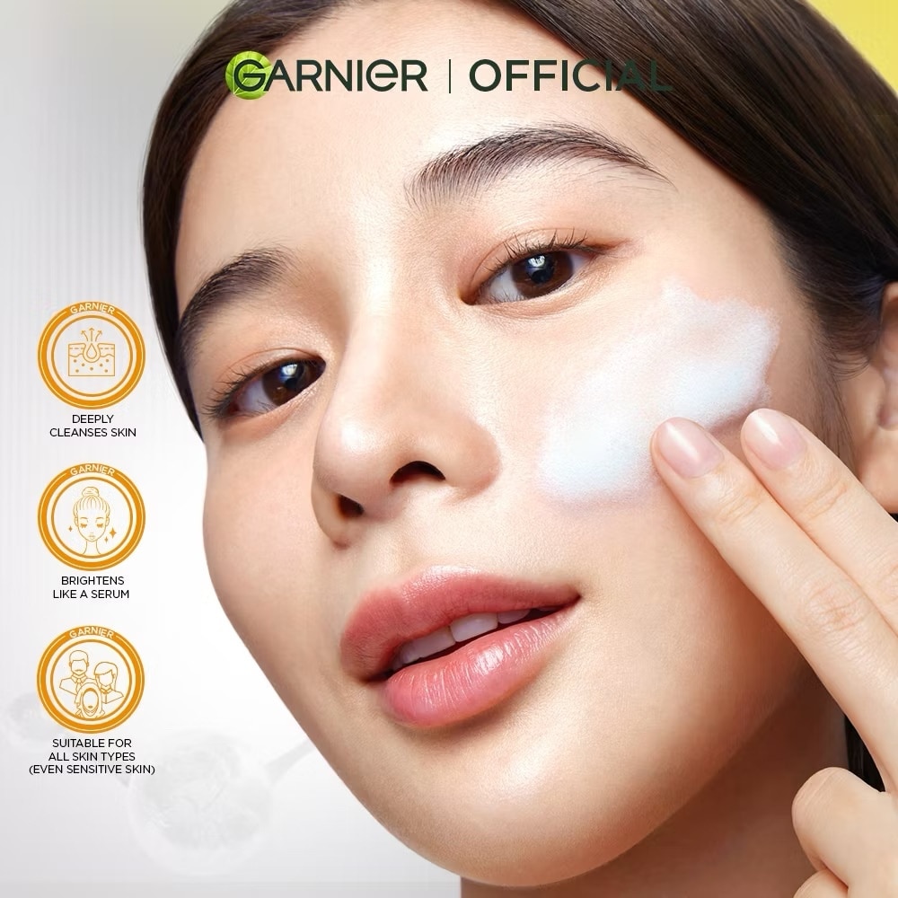 GARNIER Bright Complete Vitamin C Serum Cleanser 100ml image