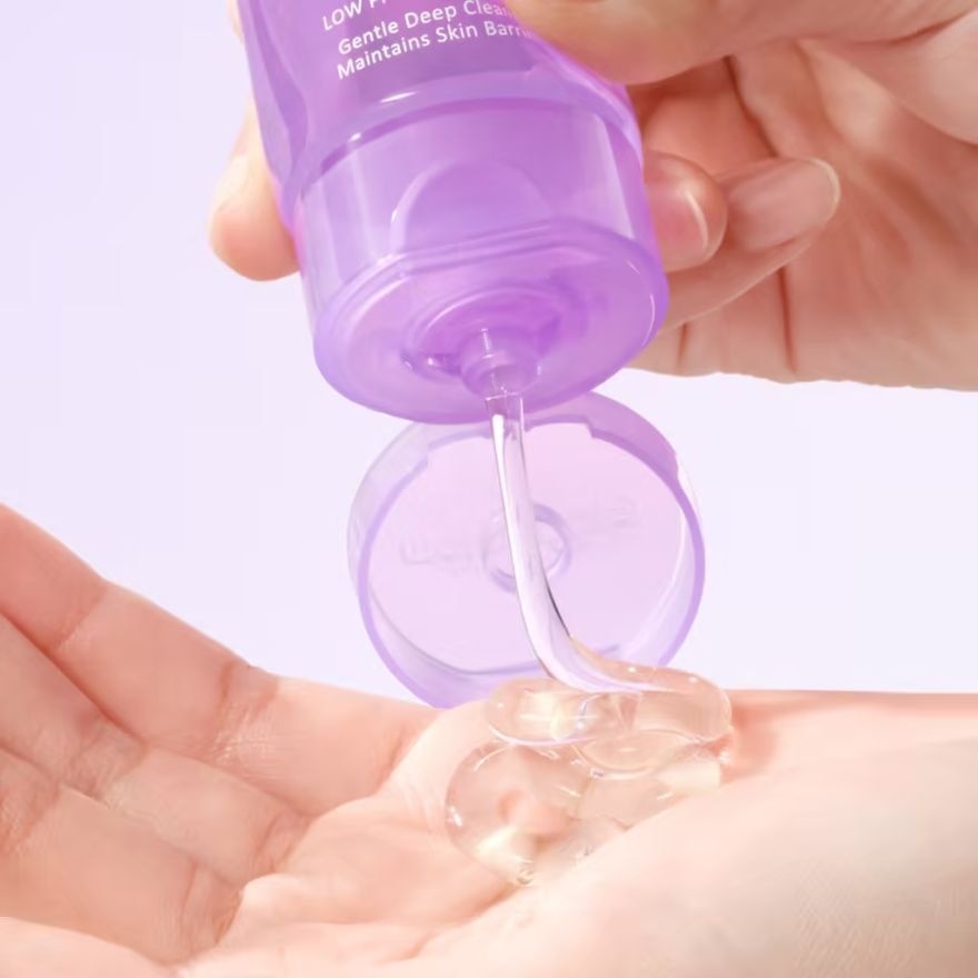 GLAD2GLOW Blueberry Ceramide Low PH Gel Cleanser 70ml image