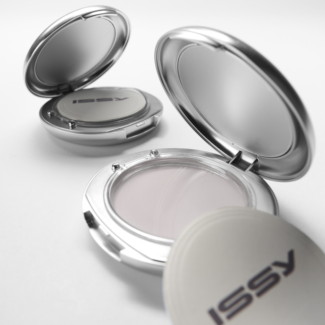 ISSY Makeup Fixing Powder In Universal 65g image